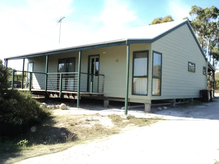 28 Collins Crescent