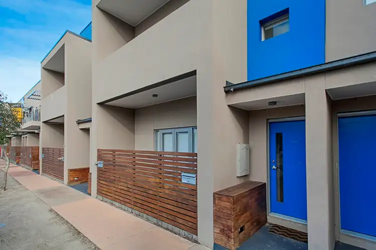 2/17 Tom Roberts Parade, Point Cook VIC 3030