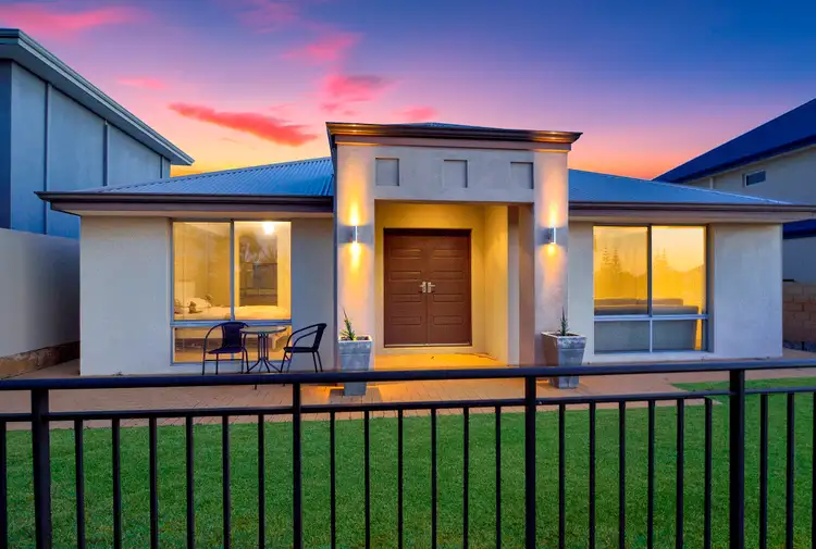 9 Mandjar Lane, Wannanup WA 6210