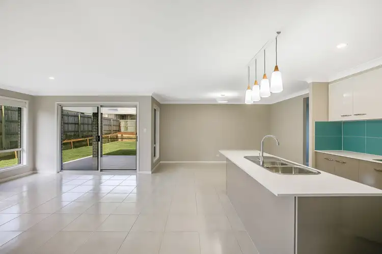 Fourth view of Homely house listing, 8 Dove Crescent, Kleinton QLD 4352
