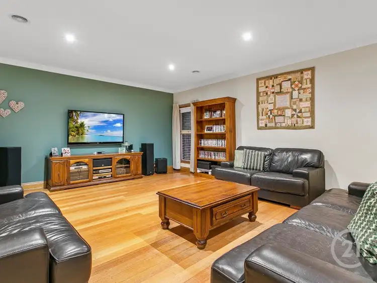 Fourth view of Homely house listing, 4 Overland Rise, Pakenham VIC 3810