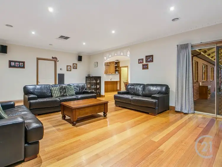 Fifth view of Homely house listing, 4 Overland Rise, Pakenham VIC 3810