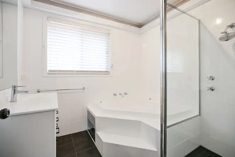 Seventh view of Homely house listing, 8 Wiare Circuit, Orange NSW 2800