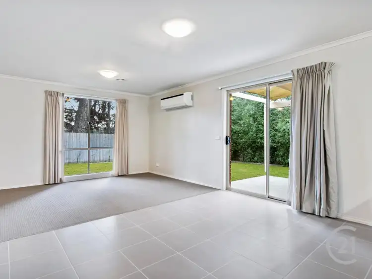 Fifth view of Homely house listing, 27 Melissa Way, Pakenham VIC 3810
