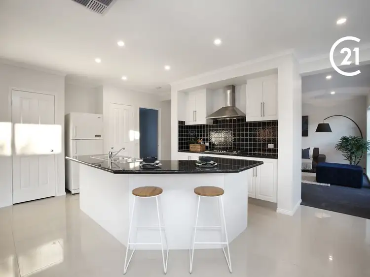 Fifth view of Homely house listing, 11 Amos Court, Narre Warren South VIC 3805