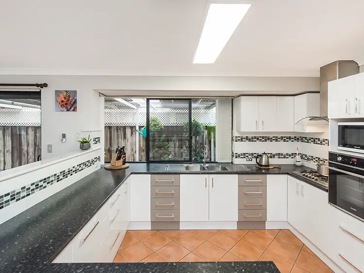 21 Roma Vista, Ellenbrook WA 6069