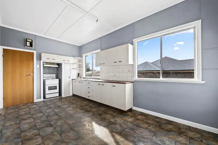 19 Violet Street, Harristown QLD 4350