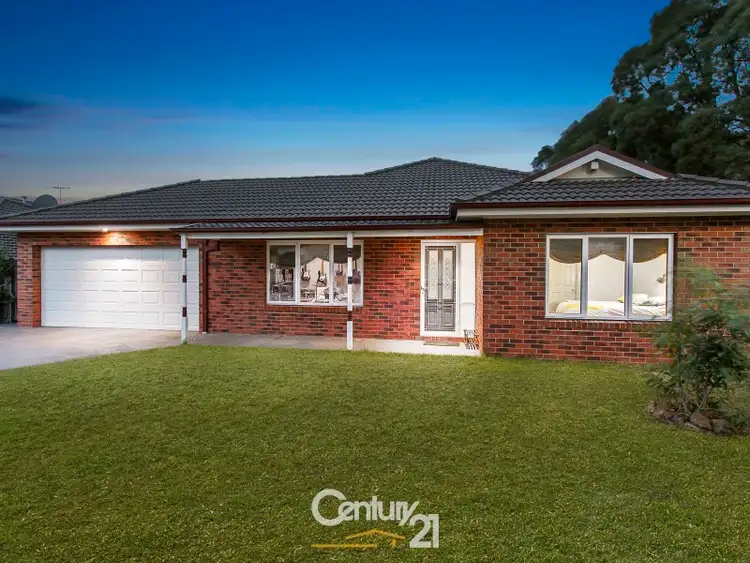 5 McAuley Avenue, Pakenham VIC 3810