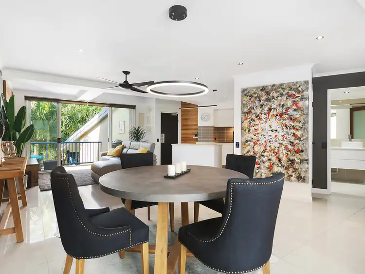 10 Alexandra Avenue, Mermaid Beach QLD 4218