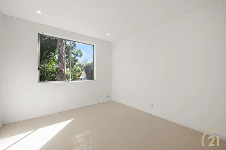 Fifth view of Homely unit listing, 2/53 Hamilton Road, Fairfield NSW 2165