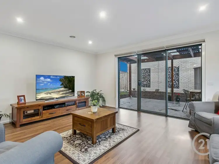 Seventh view of Homely house listing, 10 Hibiscus Street, Officer VIC 3809