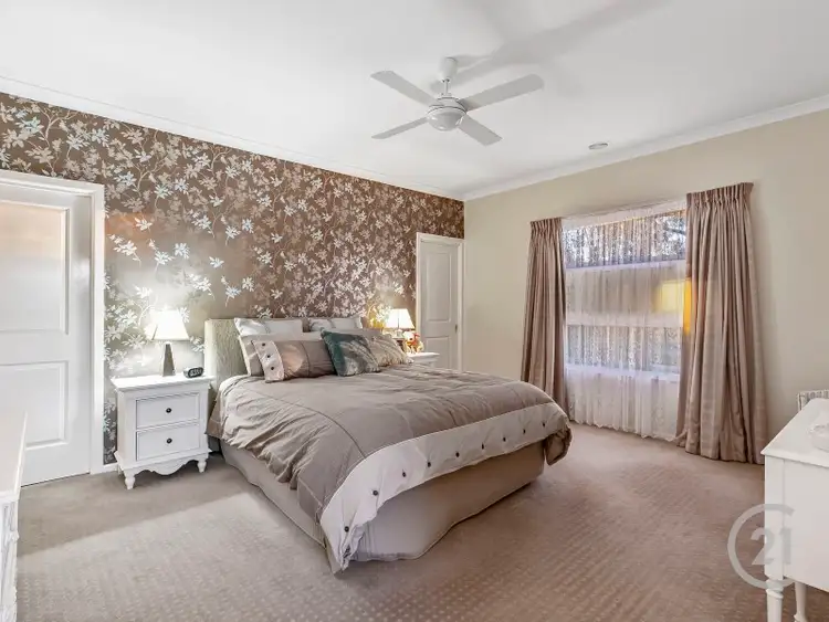 Fifth view of Homely house listing, 1 Dallas Brooks Place, Pakenham VIC 3810