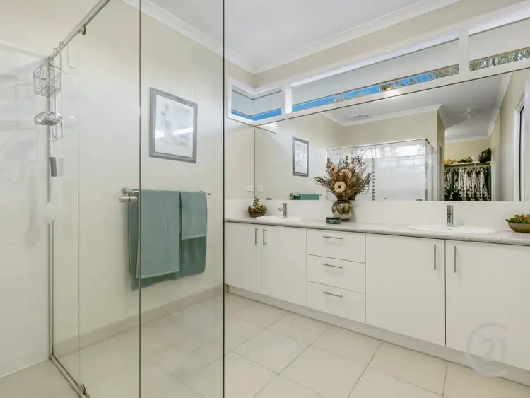 Sixth view of Homely house listing, 1 Dallas Brooks Place, Pakenham VIC 3810