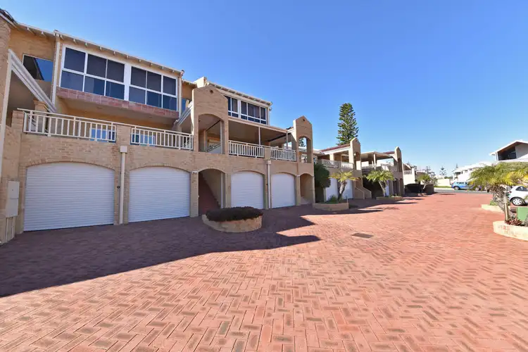 Second view of Homely villa listing, 9/8 Toulon Circle, Mindarie WA 6030
