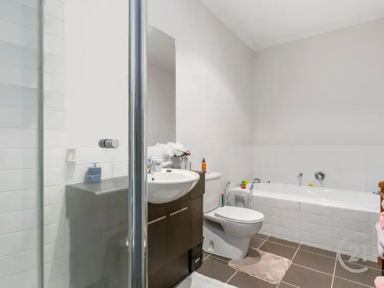Sixth view of Homely house listing, 1 Pyrus Court, Pakenham VIC 3810