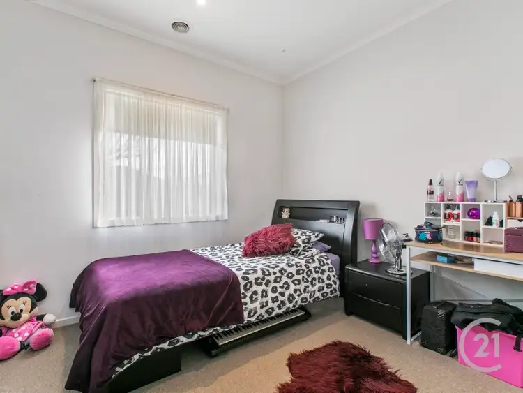 Seventh view of Homely house listing, 1 Pyrus Court, Pakenham VIC 3810
