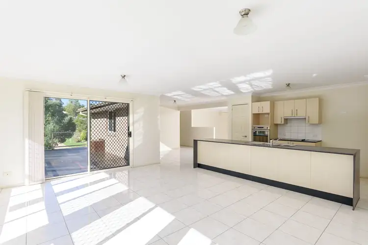 Fifth view of Homely house listing, 2 Deakin Court, Southside QLD 4570