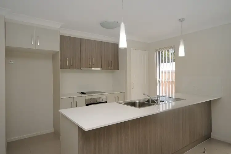 2/10 McDowall Street, Newtown QLD 4350