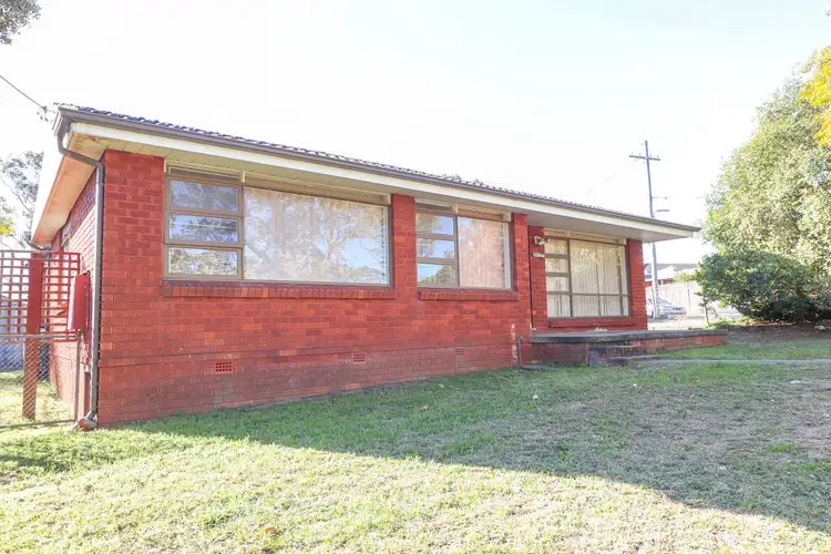 1 Erica Crescent, Georges Hall NSW 2198