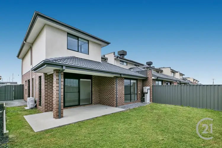 10 Fitzroy Street, Pakenham VIC 3810