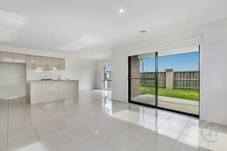Fifth view of Homely house listing, 10 Fitzroy Street, Pakenham VIC 3810