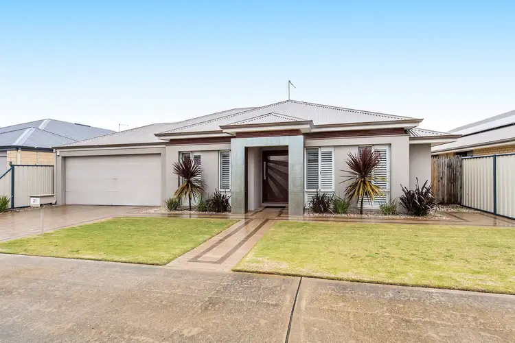21 Newbridge Street, Meadow Springs WA 6210