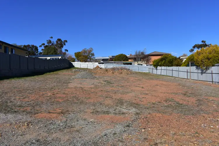 25 Farrer Street, Parkes NSW 2870