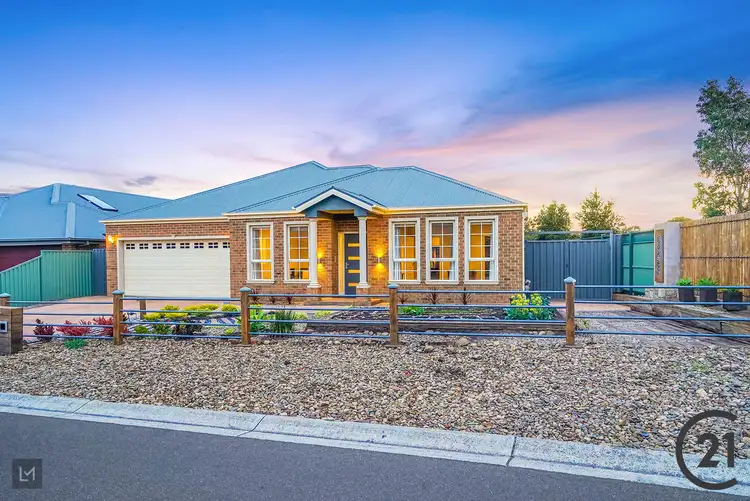 Fourth view of Homely house listing, 4 Fairfield Glade, Craigieburn VIC 3064