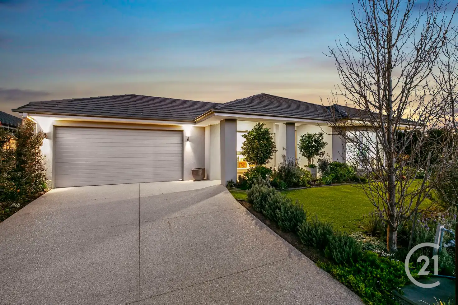 Main view of Homely house listing, 21 Hull Crescent, Pakenham VIC 3810