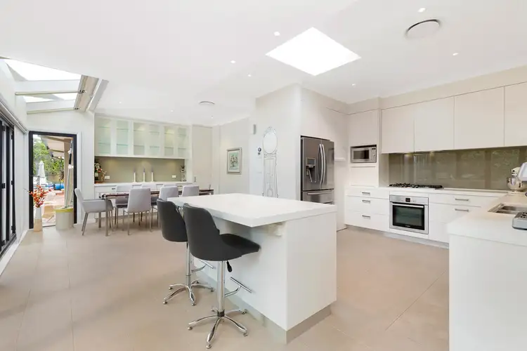 6 Tarago Place