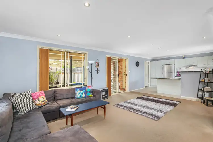 2/6 Jacaranda Avenue, Glenning Valley NSW 2261