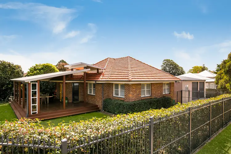 15 Charlotte Street, Newtown QLD 4350