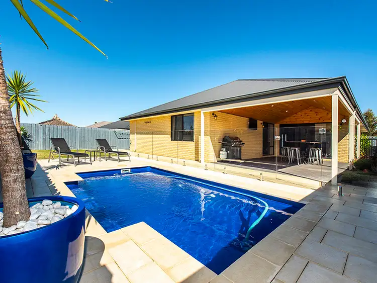 20 Mitre Bend, Ellenbrook WA 6069