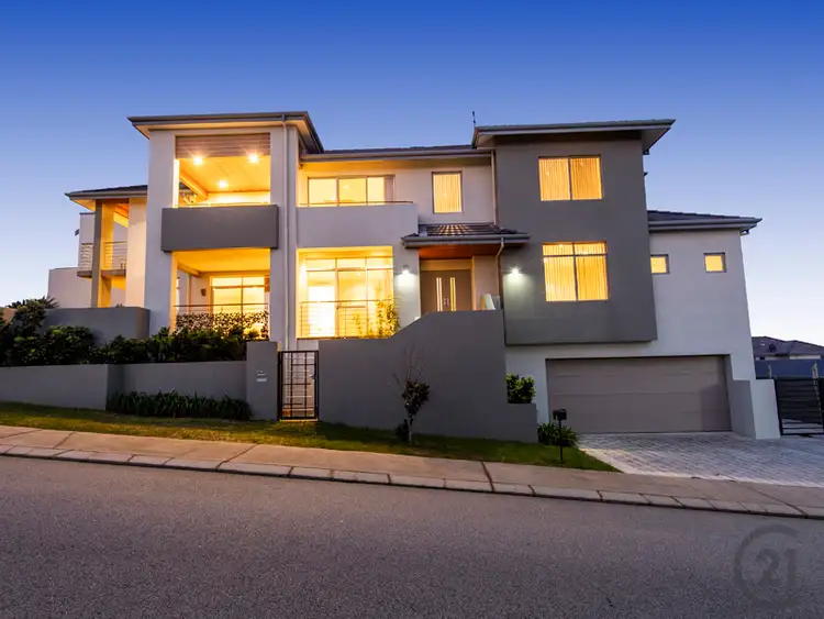 18 Caspian Drive, Wannanup WA 6210