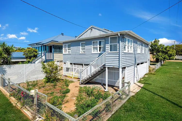 651 Oxley Ave, Scarborough QLD 4020
