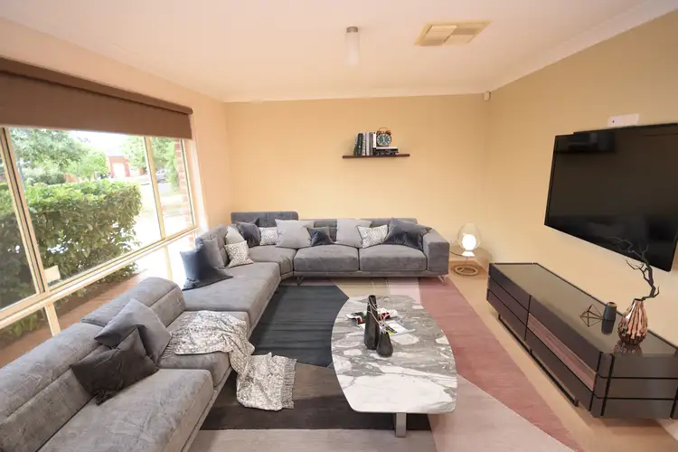 14 Pinehurst Avenue, Dubbo NSW 2830
