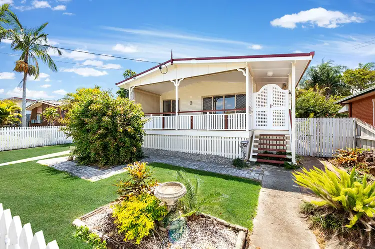 8 Crawford Street, Redcliffe QLD 4020