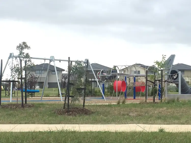 9 Mulloway Drive, Point Cook VIC 3030