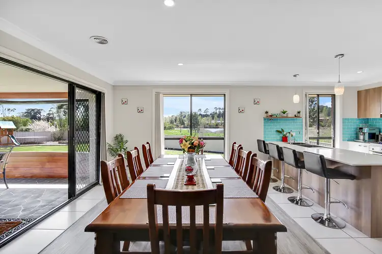 6 BURROWS COURT, Orange NSW 2800