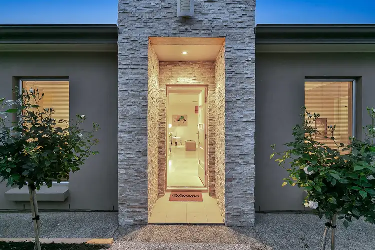 2/55 Oakridge Road, Aberfoyle Park SA 5159