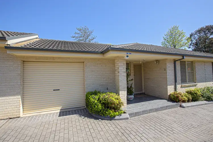 2/102 Station Street