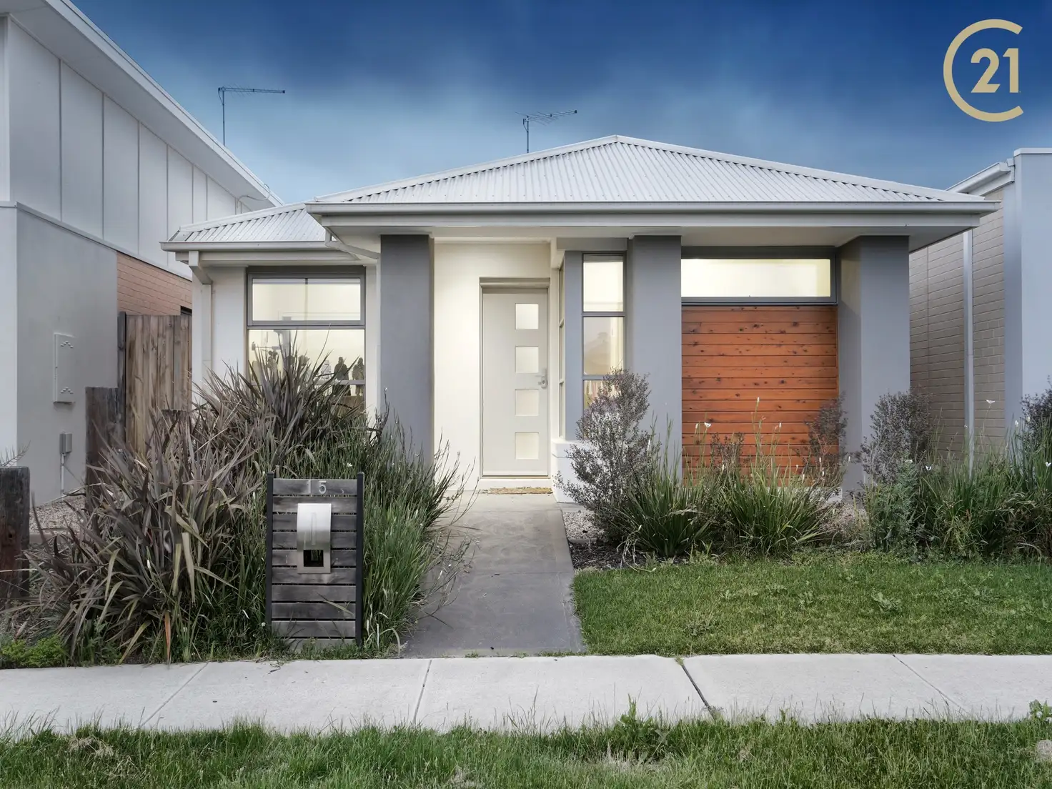 Main view of Homely house listing, 15 Timbertop Boulevard, Officer VIC 3809
