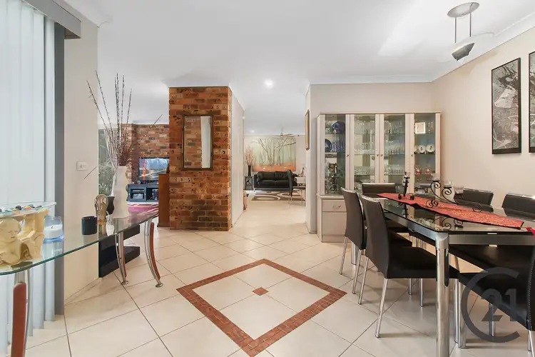 7 Charlton Ave, Chipping Norton NSW 2170