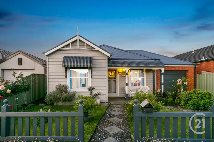 37 Park Orchard Drive, Pakenham VIC 3810