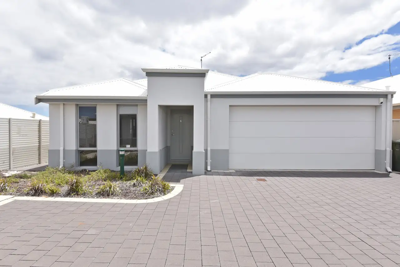 Main view of Homely villa listing, 5/15 Titian Way, Tapping WA 6065