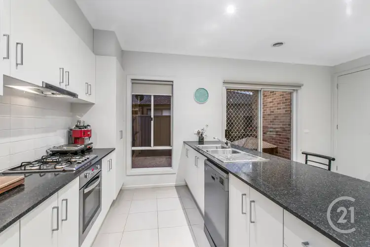 Sixth view of Homely house listing, 10 Laurina Link, Pakenham VIC 3810
