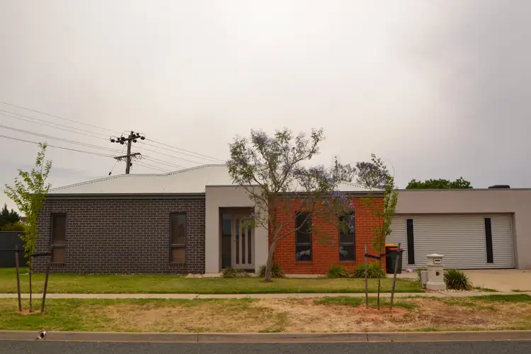 1/1 Jacana Ave