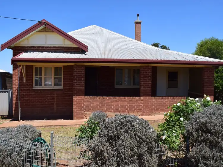 27B Orange Street, Parkes NSW 2870