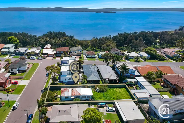 2 Campbell Avenue, The Entrance NSW 2261