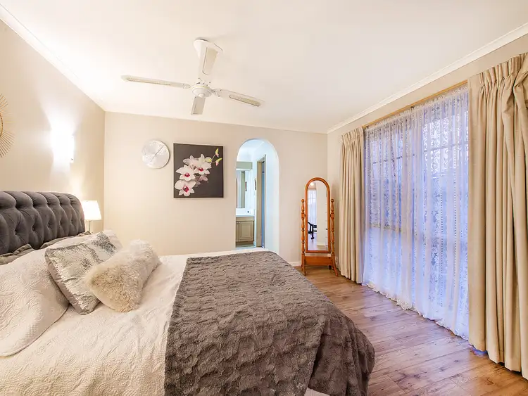 Fifth view of Homely house listing, 19 Daniel Solander Drive, Endeavour Hills VIC 3802